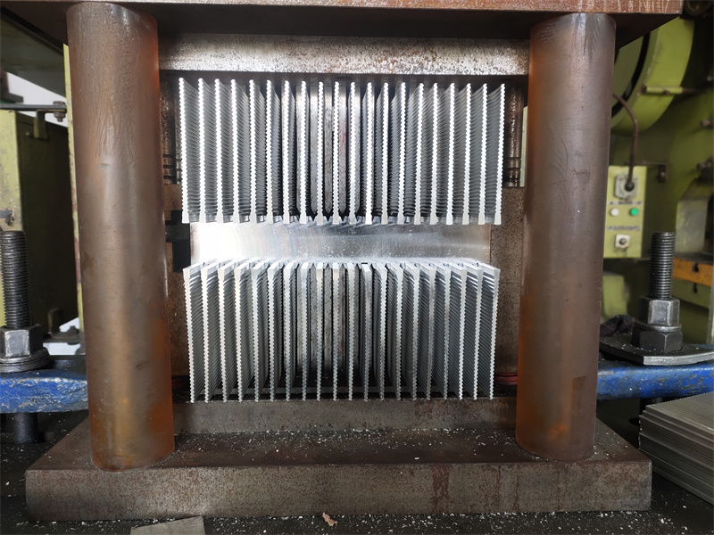 麻豆免费看视频口罩機設備超聲波點焊機散熱器